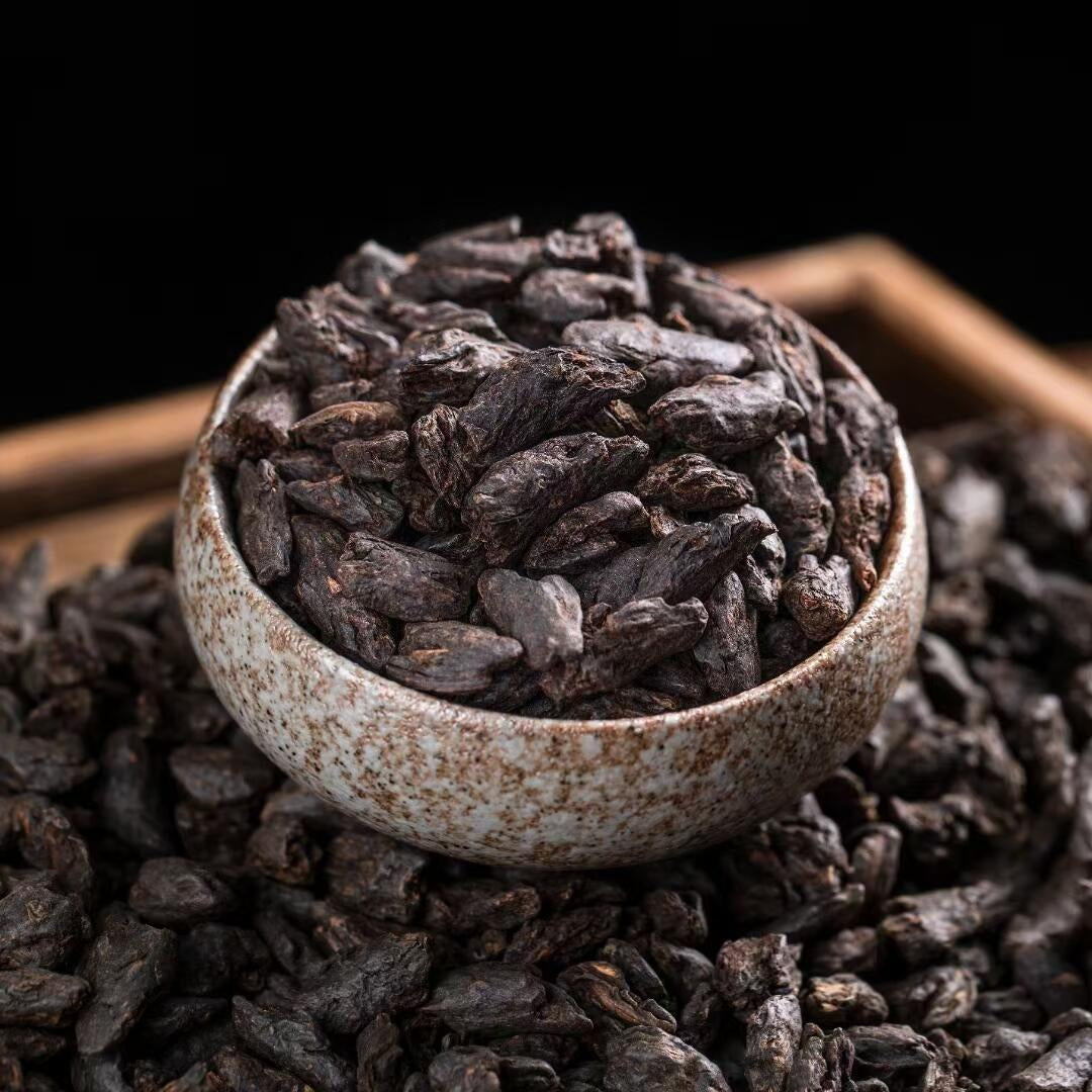 Tea Fossil , Ten Years Old Ancient Tree Puer Broken silver tea