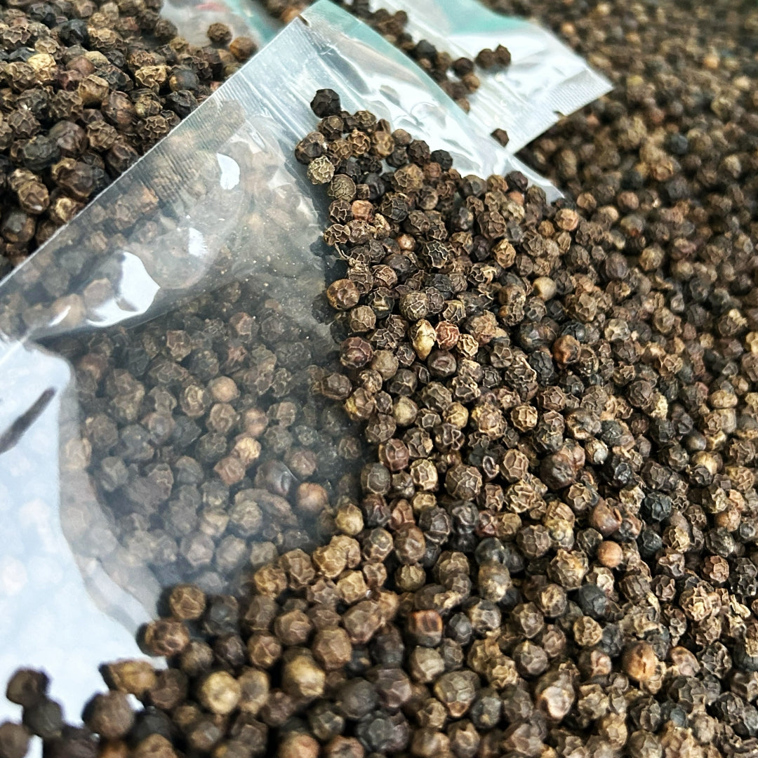 Dried Whole Black pepper seeds Peppercorns