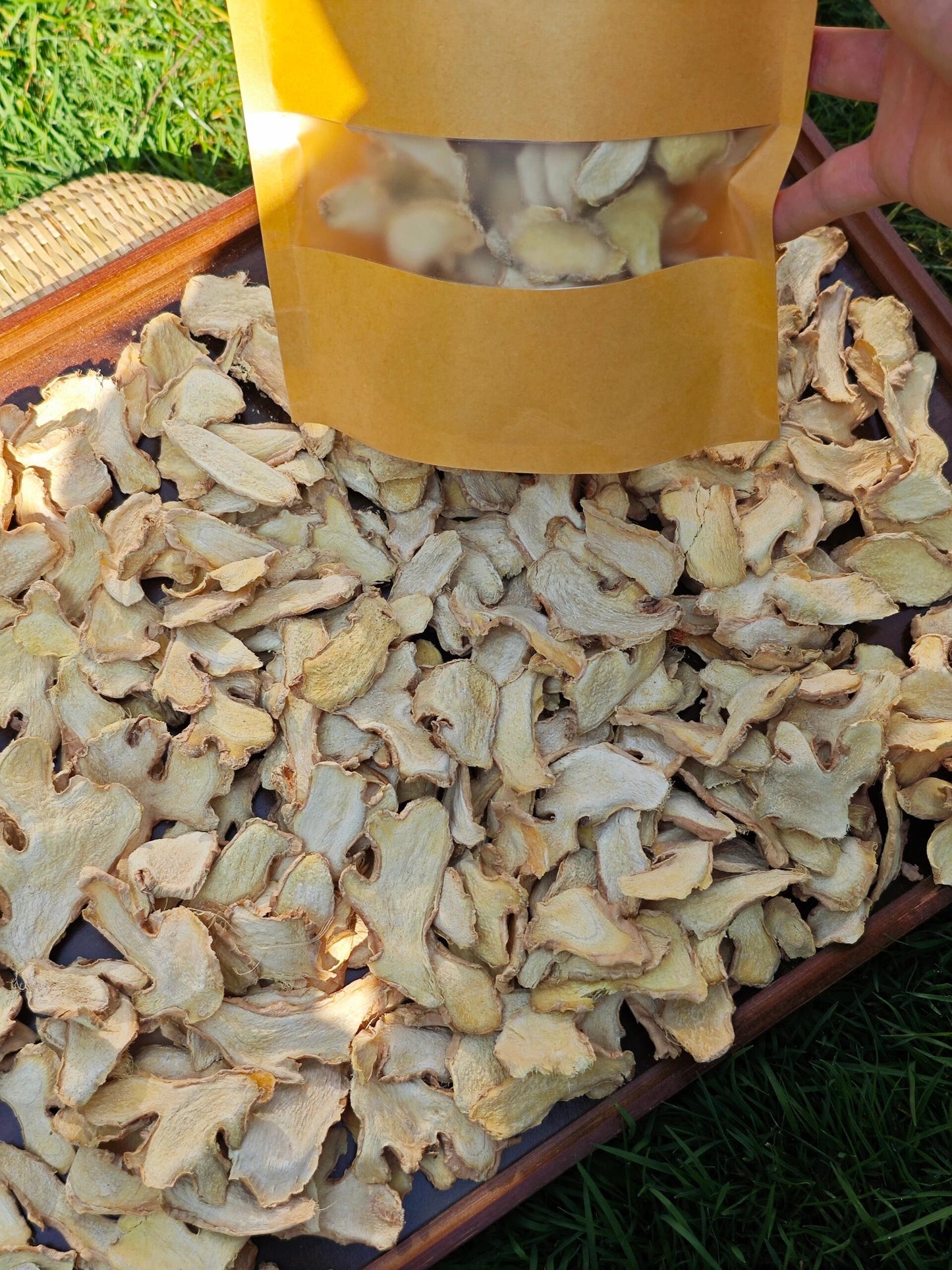 Raw Dried Ginger root slices